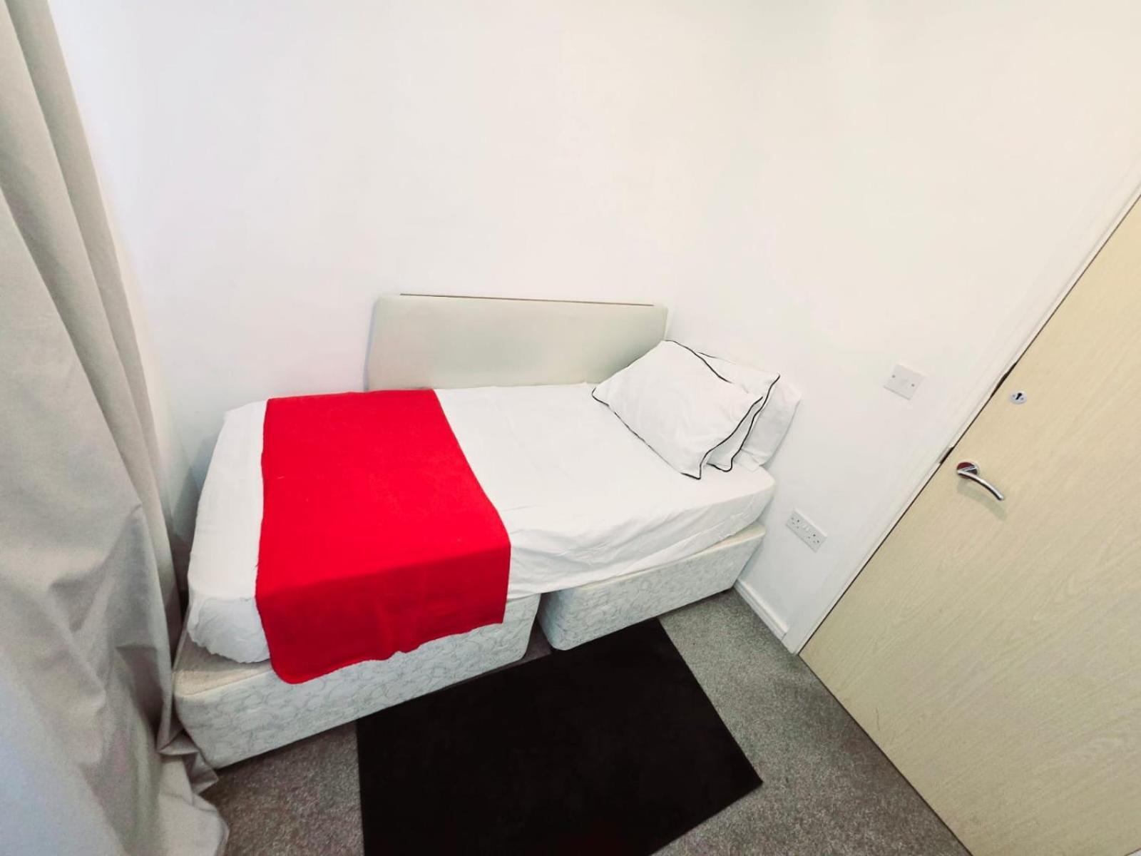 Charming Room, Shared House Homestay *